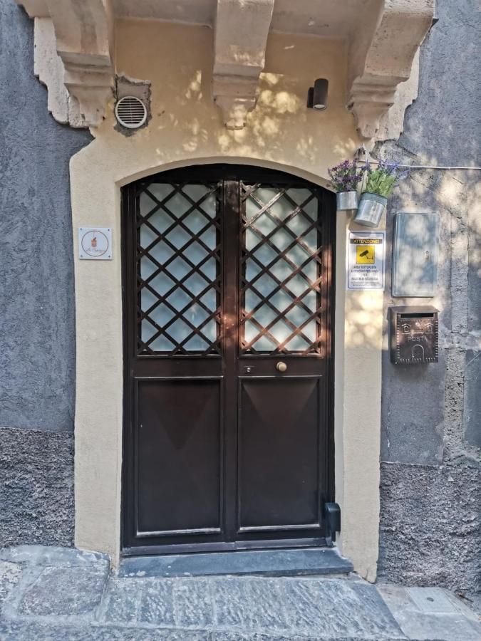 Апартаменты La Capinera House Катания Экстерьер фото